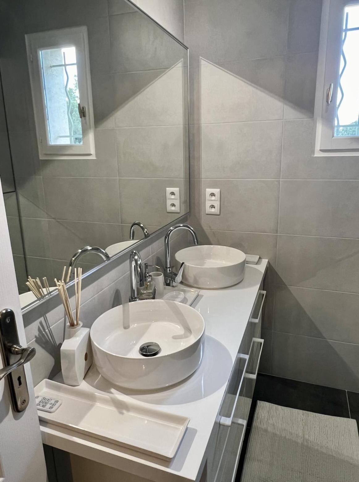 Maison De Charme Idealement Situee Apartment Cannes